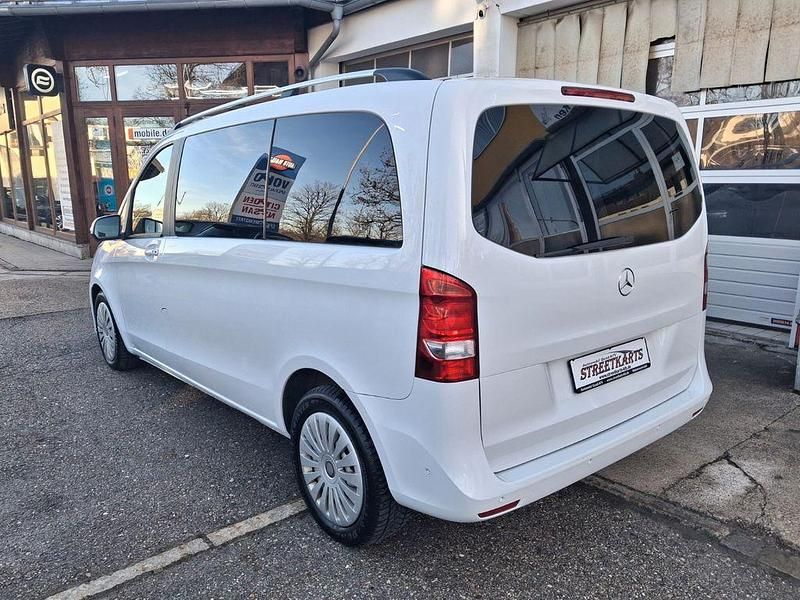 Gebraucht Mercedes V220 Edition 190 PS (139 kW) 2016 Weiß Van / Kleinbus