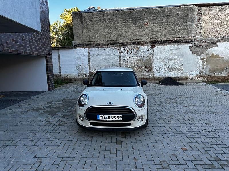 Beige Gebraucht 2015 Mini ONE Kleinwagen | 7.500 € (Fairer Preis) - Bild 1/4