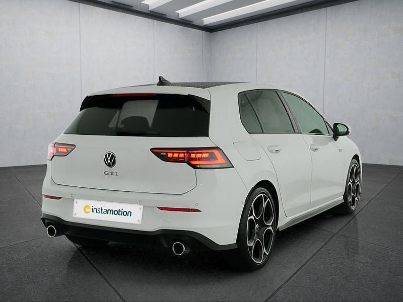Gebraucht VW Golf VIII GTI 265 PS (194 kW) 2025 Weiß Kleinwagen