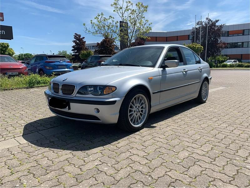 Gebraucht BMW 320 150 PS (110 kW) 2002 Silber Limousine