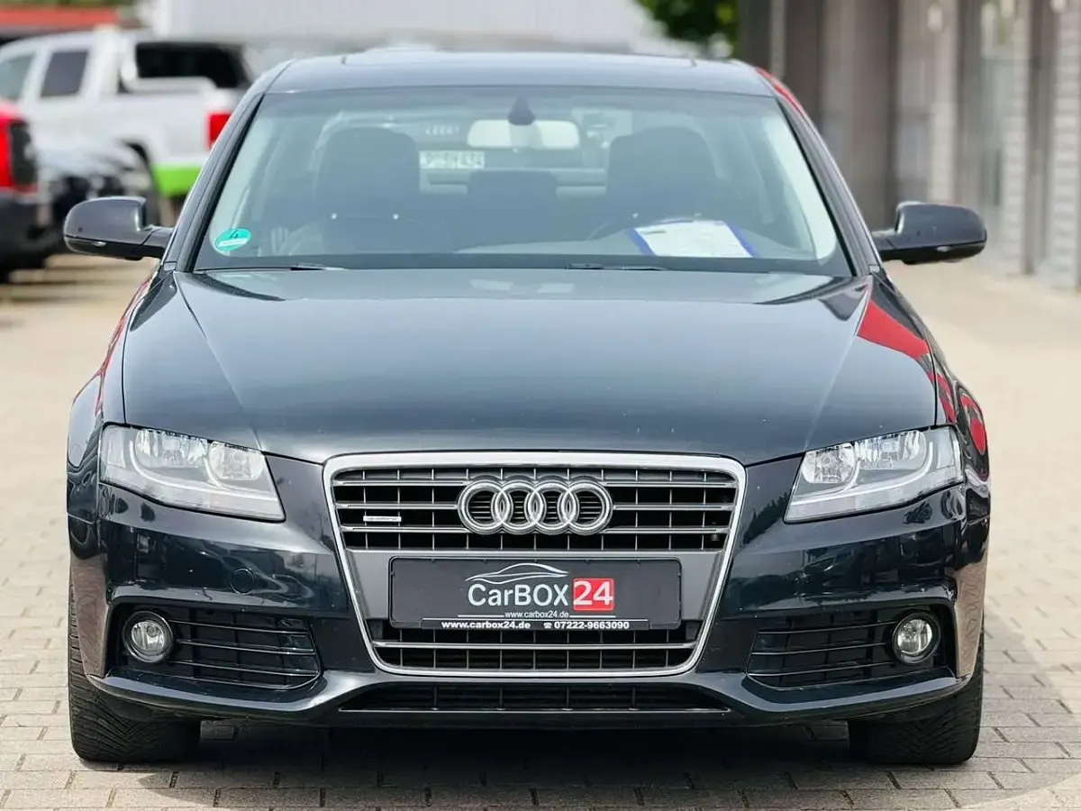 Używany Audi A4 211 KM (155 kW) 2012 Czarny Sedan/Limuzyna