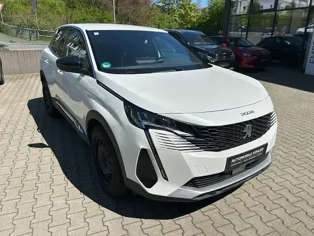 Gebraucht Peugeot 3008 Allure 131 PS (96 kW) 2023 Weiss (metallic) SUV