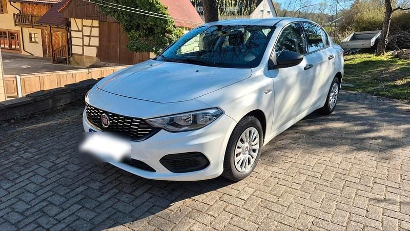 Gebraucht Fiat Tipo 95 PS (69 kW) 2017 Weiß Limousine