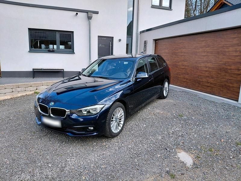 Gebraucht BMW 318 136 PS (100 kW) 2015 Blau Kombi