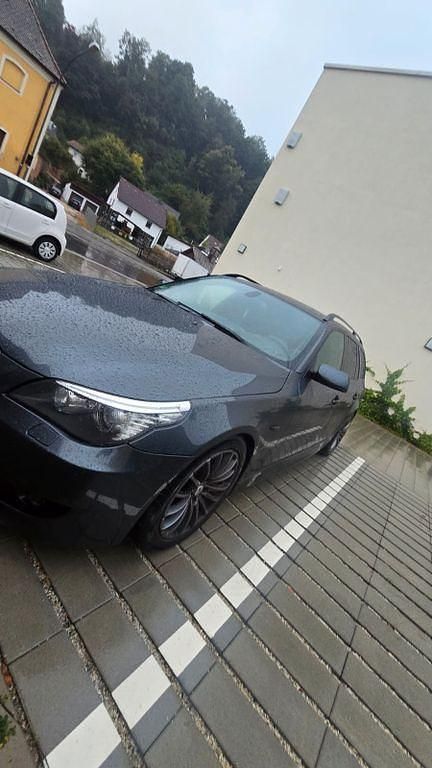 Grau Gebraucht 2008 BMW 535 Performance Kombi | 9.500 € (Fairer Preis) - Bild 1/4