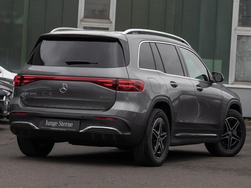 Gebraucht Mercedes EQB300 AMG 167 kW (228 PS) 2024 Mountain grey metallic SUV