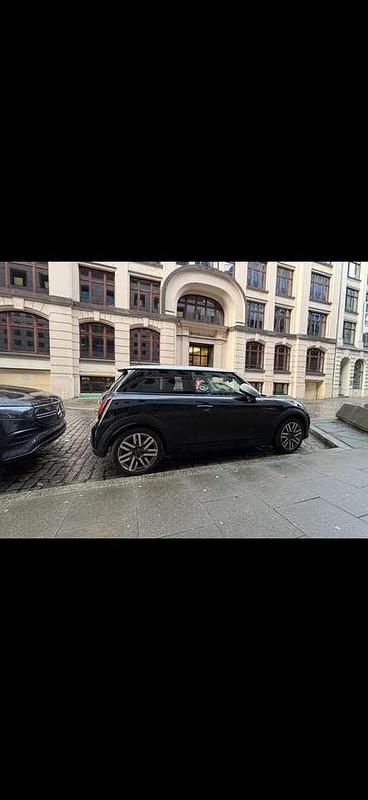 Gebraucht Mini Cooper Classic 156 PS (114 kW) 2024 Schwarz Kleinwagen