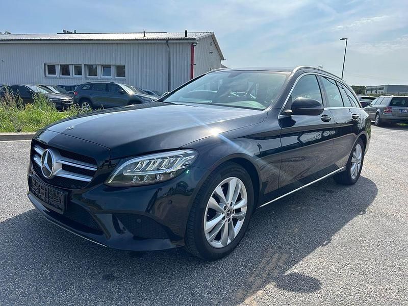 Schwarz Gebraucht 2019 Mercedes C220 Kombi | 17.450 € (Guter Preis) - Bild 1/4