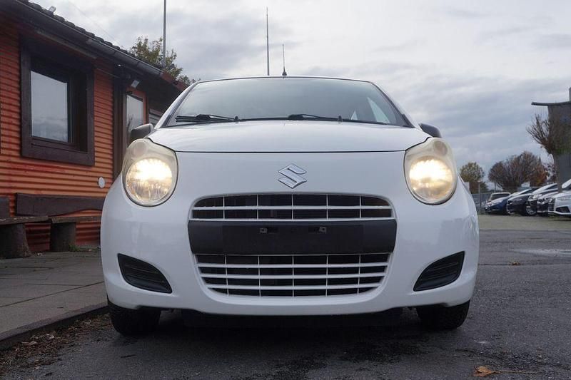 Gebraucht Suzuki Alto 68 PS (50 kW) 2010 Weiß Kleinwagen