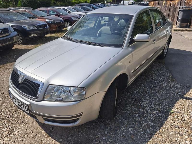 Gebraucht Skoda Superb Elegance 131 PS (96 kW) 2002 Silber Limousine