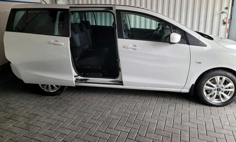 Gebraucht Mazda 5 115 PS (84 kW) 2011 Weiß Van / Kleinbus