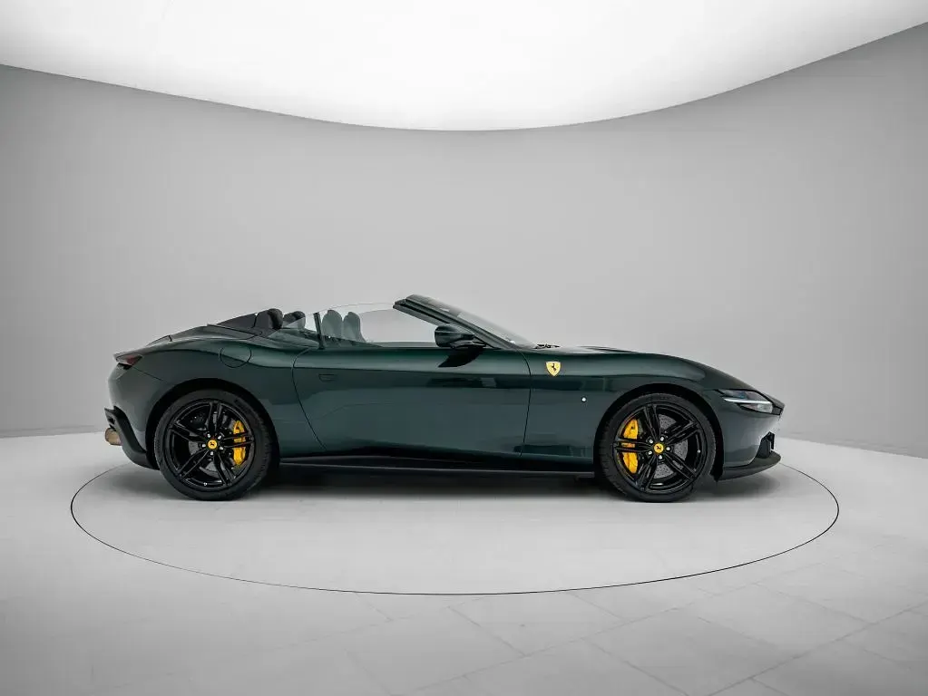Gebraucht Ferrari Roma 620 PS (456 kW) 2024 Verde zeltweg Cabrio