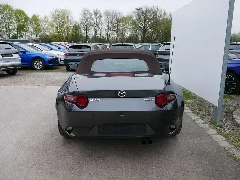 Gebraucht Mazda MX5 184 PS (135 kW) 2024 Grau Cabrio