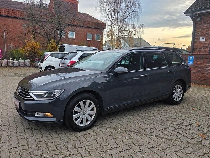 Gebraucht VW Passat Trendline 120 PS (88 kW) 2017 Grau Kombi