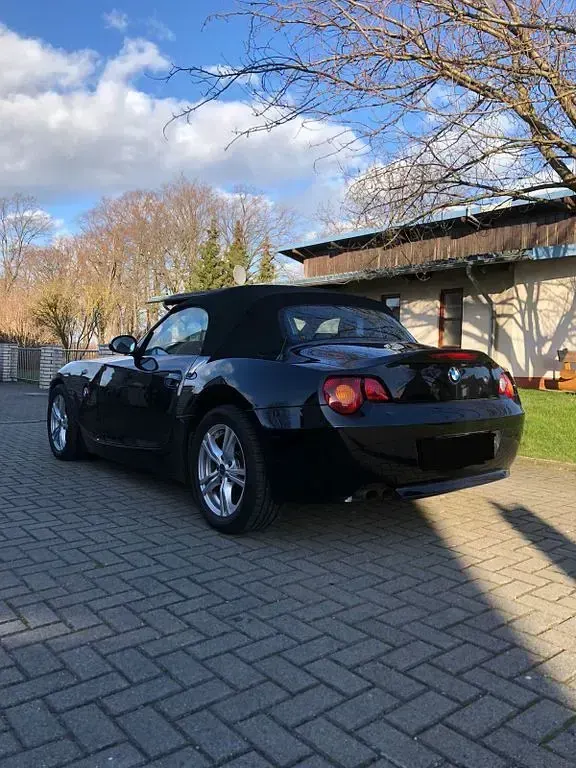 Gebraucht BMW Z4 Performance 170 PS (125 kW) 2004 Schwarz Cabrio