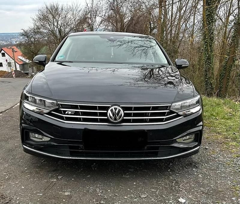 Gebraucht VW Passat R-line 150 PS (110 kW) 2019 Schwarz Limousine