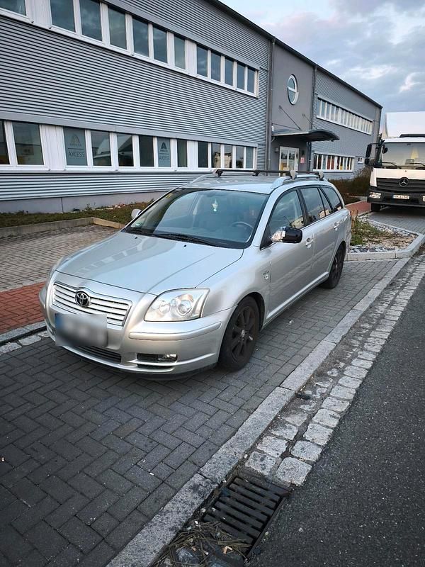 Gebraucht Toyota Avensis T2 177 PS (130 kW) 2006 Silber Kombi