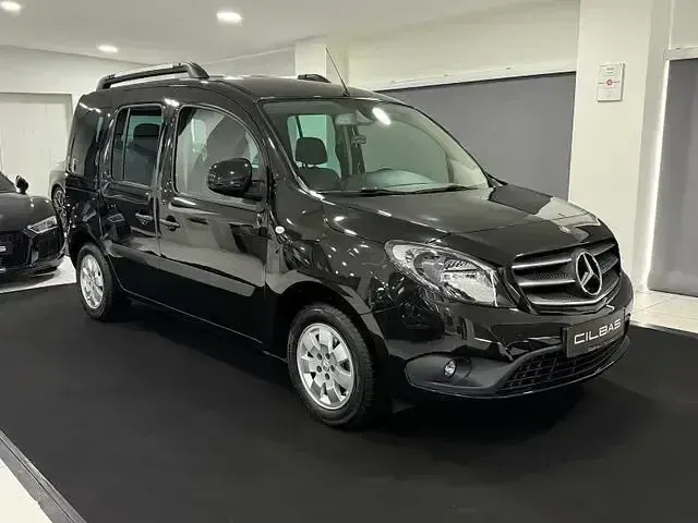 Gebraucht Mercedes Citan 112 Edition 114 PS (83 kW) 2018 Dravitschwarz metallic Kombi