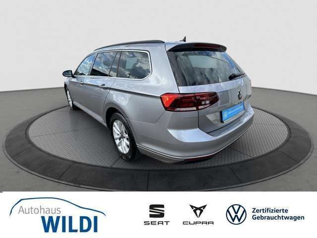 Gebraucht VW Passat Business 150 PS (110 kW) 2023 Pyrit silber Kombi