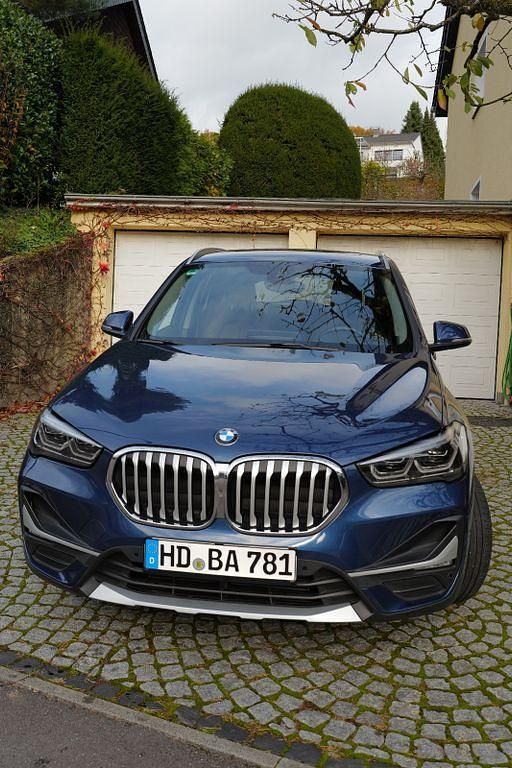 Blau Gebraucht 2022 BMW X1 xLine SUV | 35.400 € (Teuer) - Bild 1/4