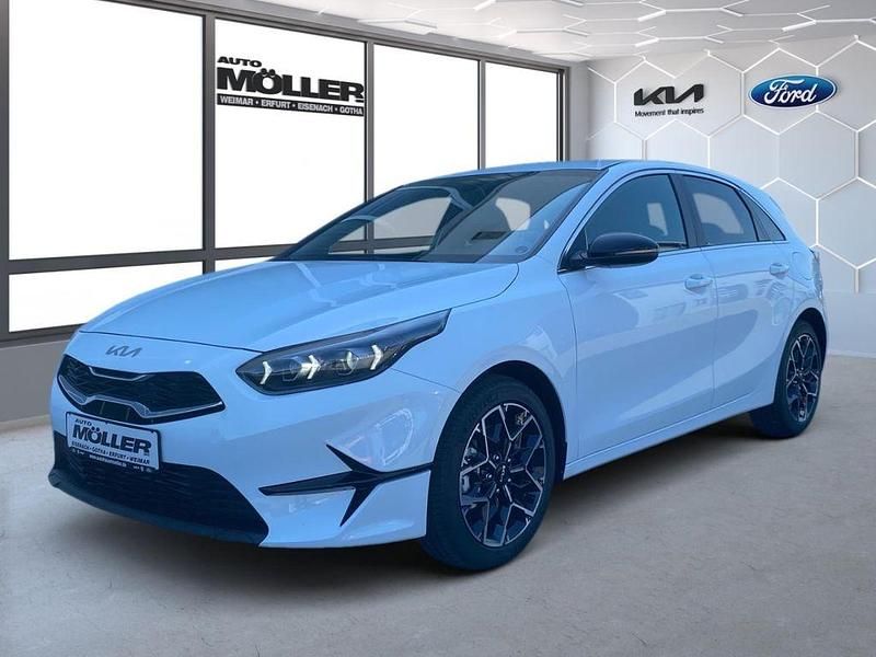 Neu Kia Ceed 101 PS (74 kW) 2025 Weiss Kleinwagen