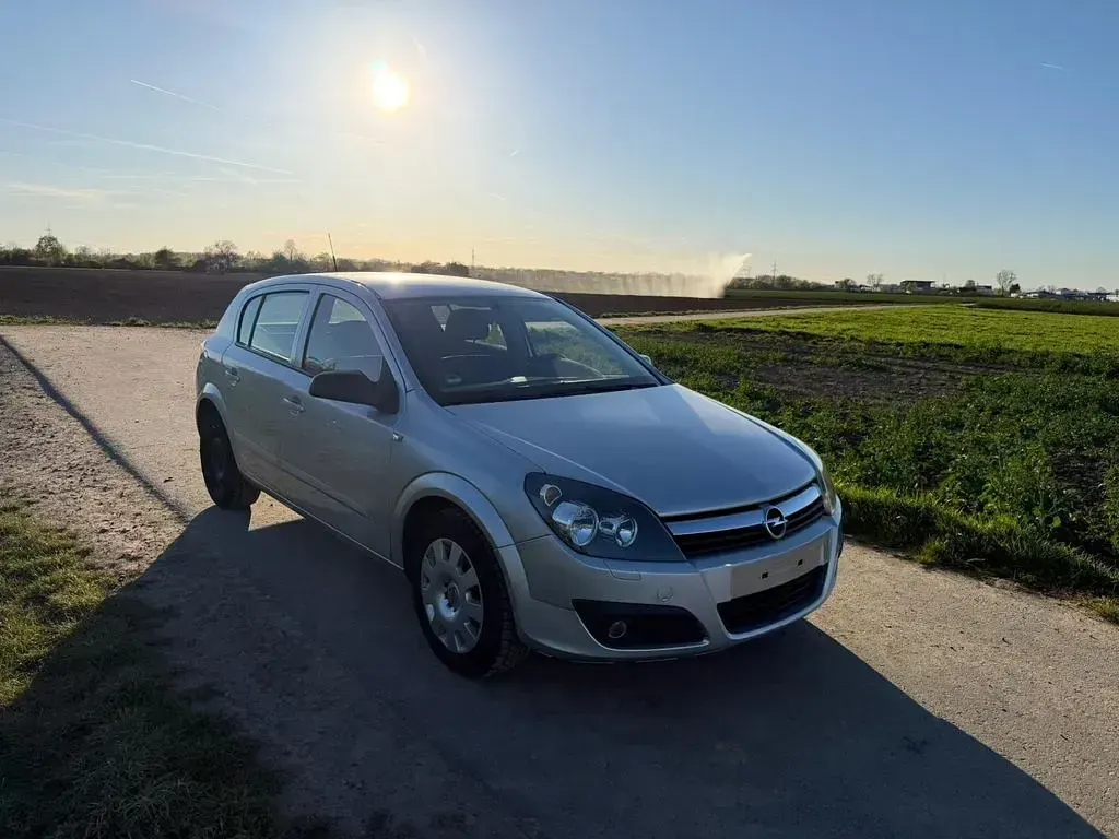 Gebraucht Opel Astra Edition+ 105 PS (77 kW) 2006 Grau Limousine