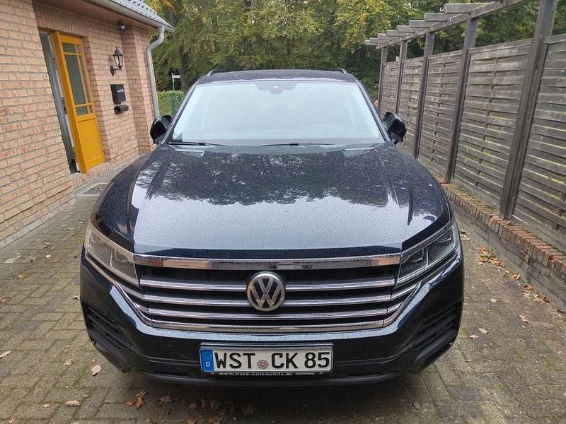 Blau Gebraucht 2019 VW Touareg SUV | 34.000 € (Guter Preis) - Bild 1/4