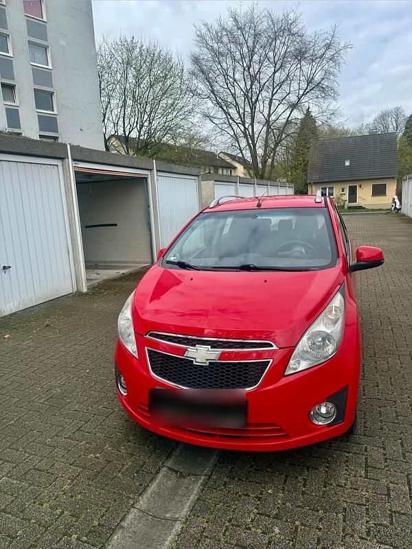 Gebraucht Chevrolet Spark 82 PS (60 kW) 2010 Rot Kleinwagen