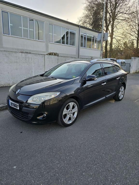 Gebraucht Renault Mégane III Expression 131 PS (96 kW) 2010 Schwarz Limousine