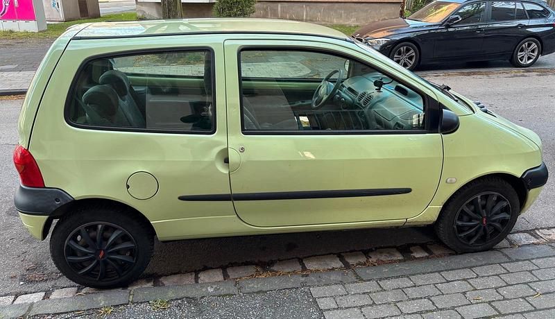 Second-hand Renault Twingo 58 CP (42 kW) 2005 Verde Hatchback