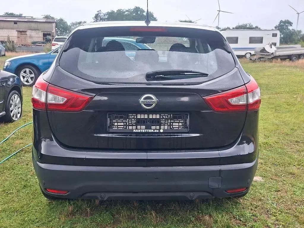 Gebraucht Nissan Qashqai Acenta 116 PS (85 kW) 2016 Schwarz SUV