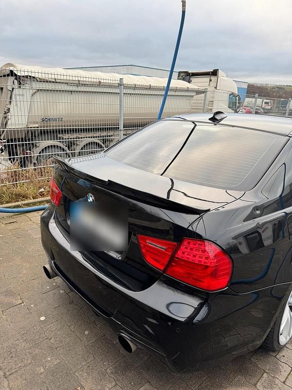 Gebraucht BMW 330 Performance 245 PS (180 kW) 2011 Schwarz Limousine