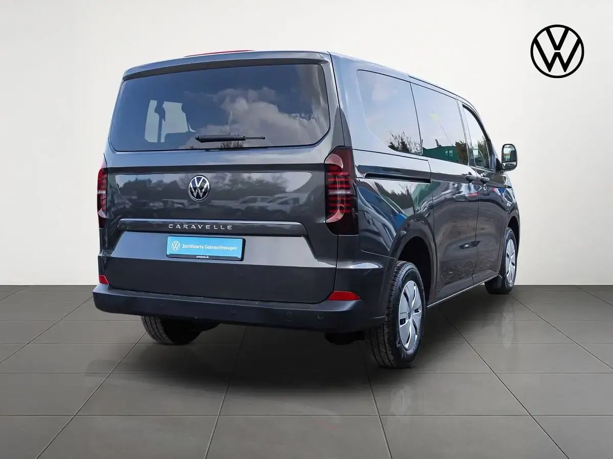 Gebraucht VW Caravelle Basis 150 PS (110 kW) 2025 Graphite dust metallic Van