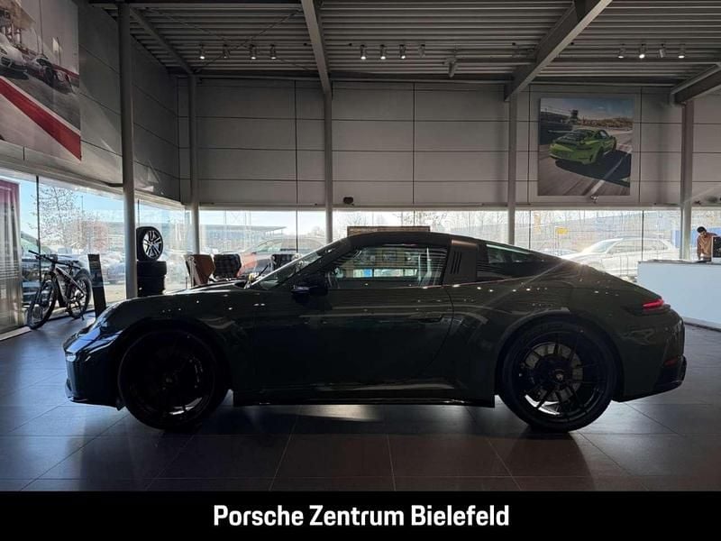 Neu Porsche 992 541 PS (397 kW) 2026 Gruen Coupé