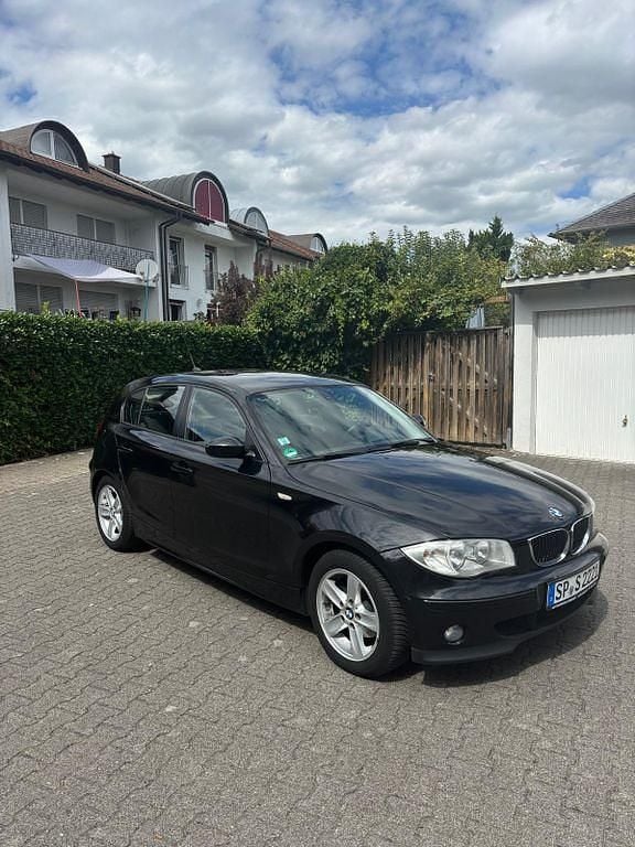 Gebraucht BMW 118 129 PS (94 kW) 2006 Schwarz Kleinwagen