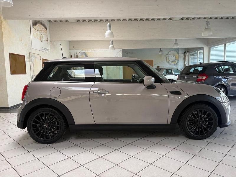 Gebraucht Mini ONE Classic 102 PS (75 kW) 2022 Grau Kleinwagen