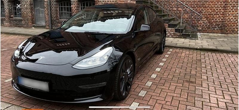 Schwarz Gebraucht 2021 Tesla Model 3 Limousine | 27.500 € (Guter Preis) - Bild 1/4