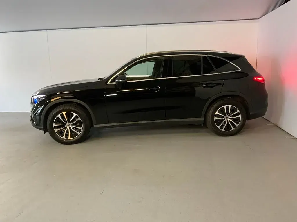 Gebraucht Mercedes GLC200 Avantgarde 204 PS (150 kW) 2025 Unilack schwarz SUV