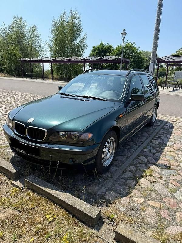 Grün Gebraucht 2005 BMW 318 Kombi | 1.300 € (Superpreis) - Bild 1/4