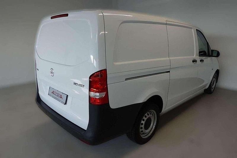 Gebraucht Mercedes Vito 102 PS (75 kW) 2021 Weiß Van
