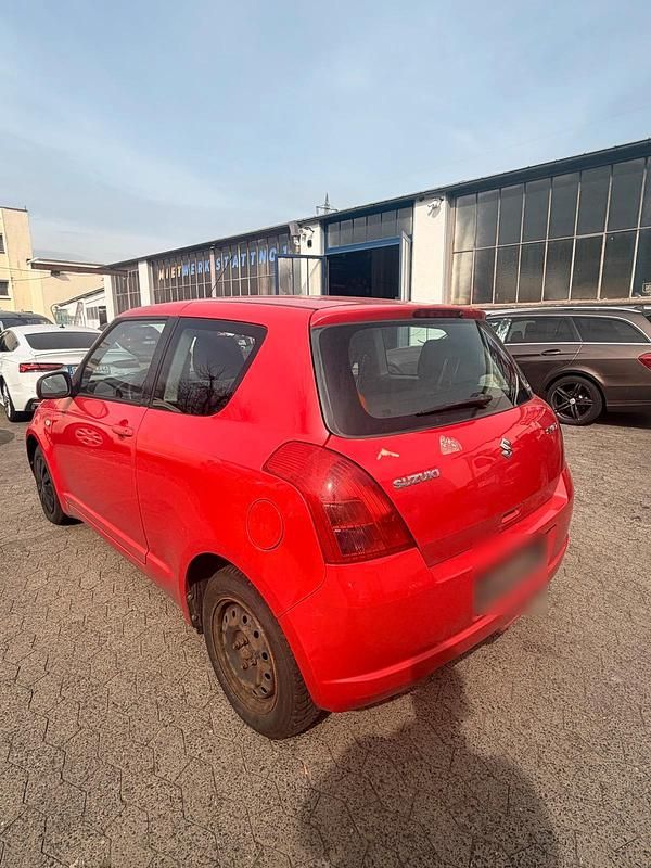 Gebraucht Suzuki Swift 92 PS (67 kW) 2006 Rot Kleinwagen