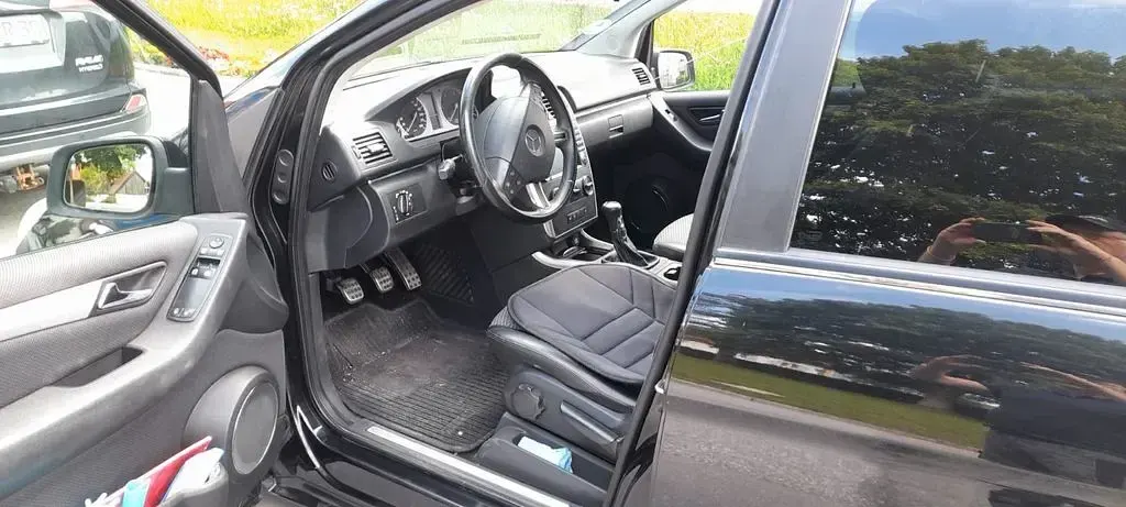 Gebraucht Mercedes B200 140 PS (102 kW) 2009 Schwarz Van / Kleinbus