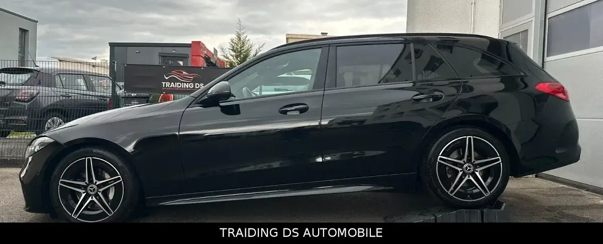 Gebraucht Mercedes 200 AMG line 163 PS (119 kW) 2023 Schwarz Limousine