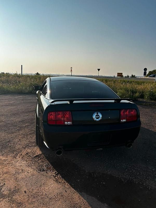 Gebraucht Ford Mustang GT 305 PS (224 kW) 2007 Schwarz Coupé