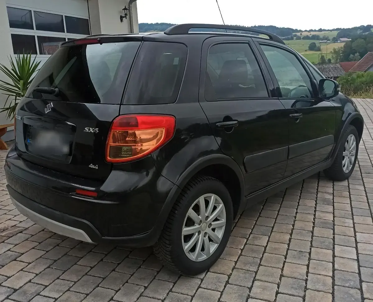 Gebraucht Suzuki SX4 120 PS (88 kW) 2011 Schwarz Kleinwagen