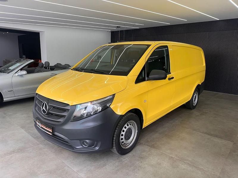 Gebraucht Mercedes Vito 163 PS (119 kW) 2020 Gelb Van