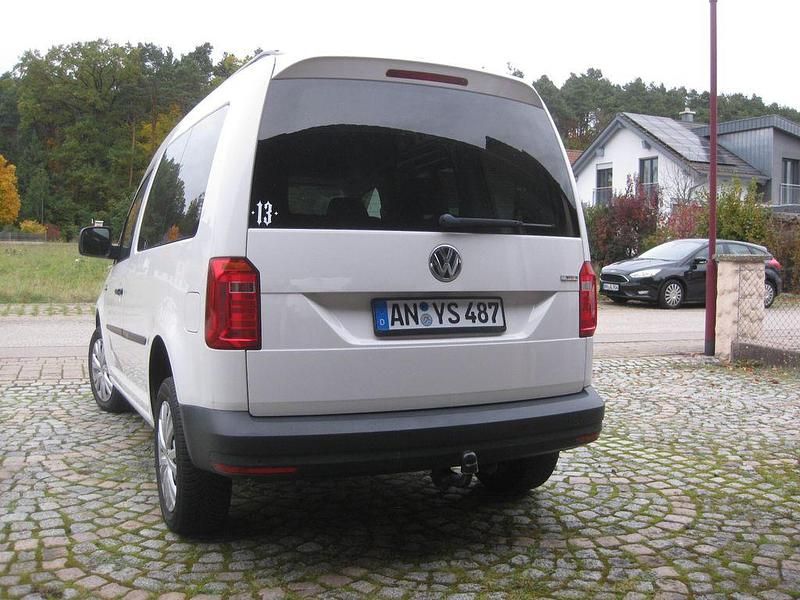 Gebraucht VW Caddy 122 PS (89 kW) 2016 Weiß Van / Kleinbus