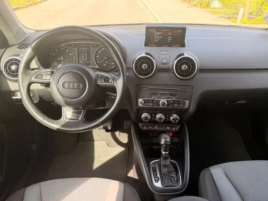 Używany Audi A1 125 KM (91 kW) 2017 Srebrny Hatchback