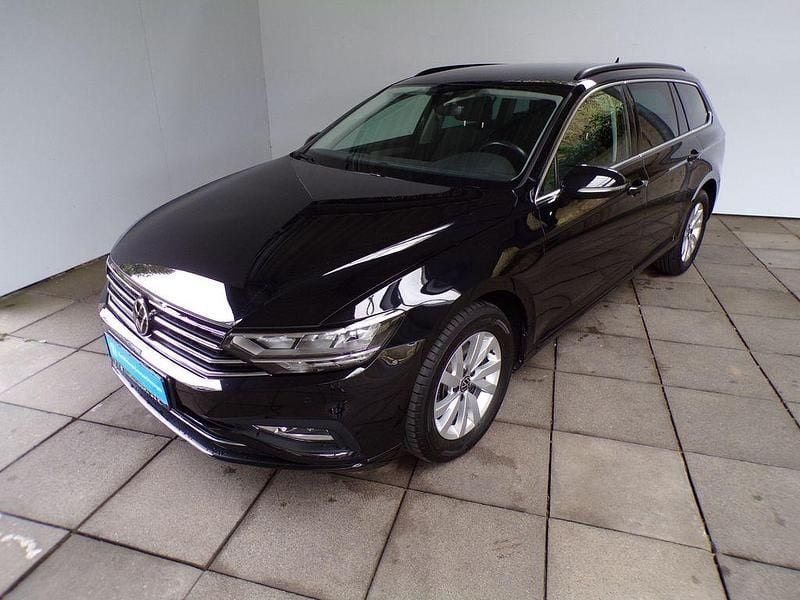 Gebraucht VW Passat Business 150 PS (110 kW) 2023 Schwarz Kombi