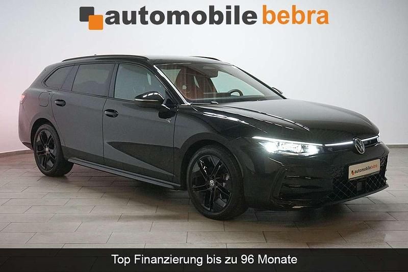 Gebraucht VW Passat R-line 150 PS (110 kW) 2024 Grenadillschwarz Kombi